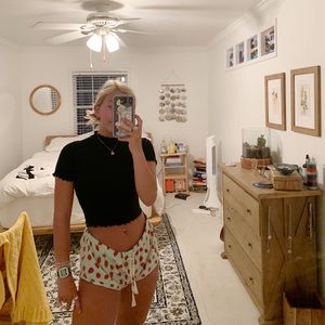 Black cropped turtle neck